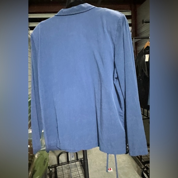 Niki & Danielle | Vintage Jean Jacket - Picture 2 of 4